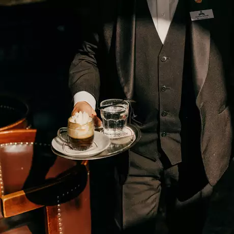 Einspänner Kaffee im Café Schwarzenberg in Wien
