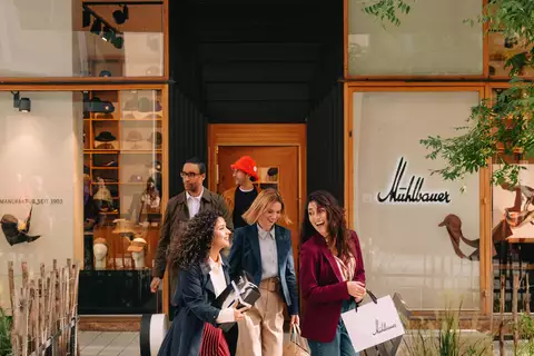 Einkaufstour mit Freunden in Wien