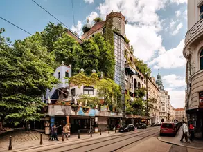 Hundertwasserhaus Straßenansicht